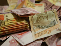 Governo toma nova medida contra valorização do real frente ao dólar