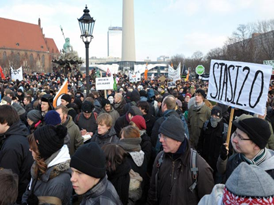 Milhares de europeus protestam contra o acordo antipirataria na internet 